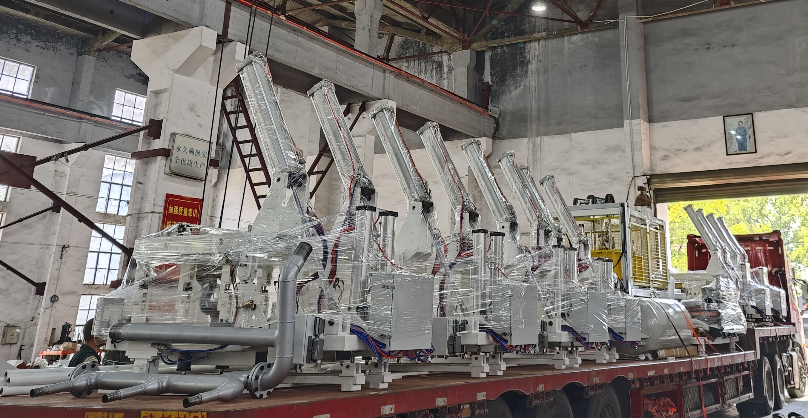 22工位轉盤發泡生產線發往山西某汽車配件有限公司